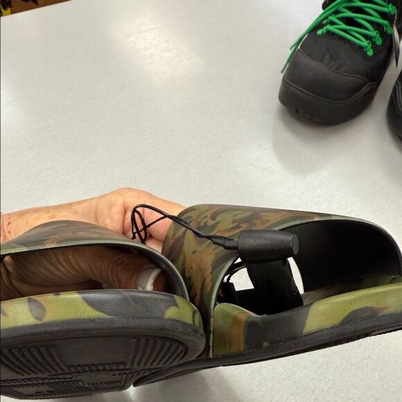 Camouflage Slide Sandals - Picture 9 of 9